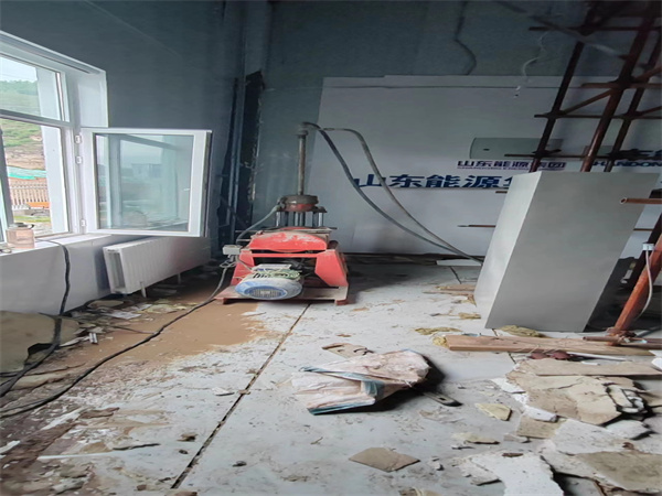 多文镇地基基础下沉墙体裂缝加固注浆顶升施工